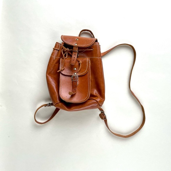 Handbags - Brown Leather Backpack vintage